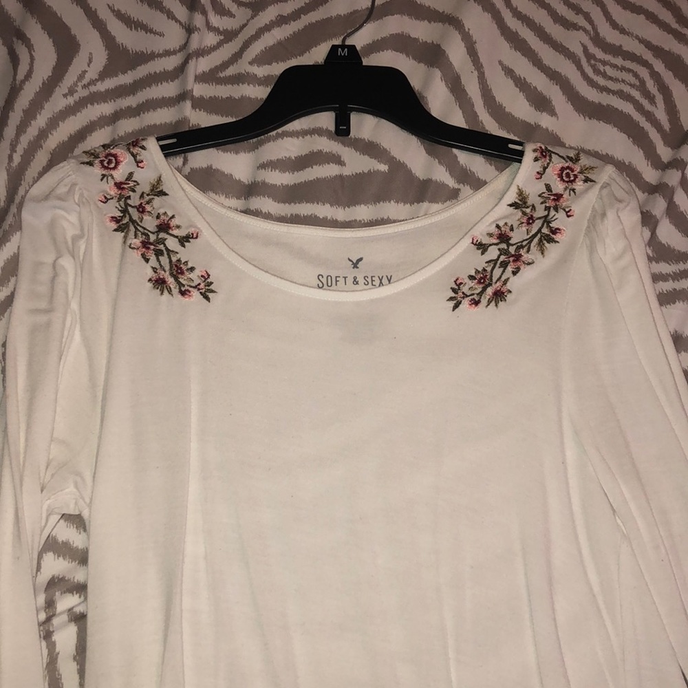 Flowered soft&sexy American Eagle shirt